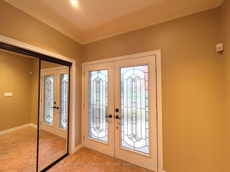 8 Sunbeam Dr, Hamilton, L9B 2X9 | Image 3