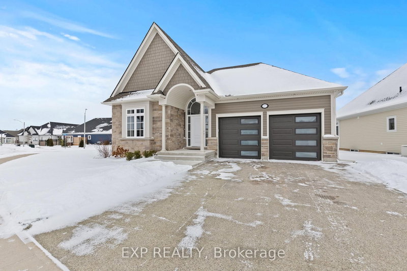 3571 Whispering Woods Tr, Fort Erie, L0S 1N0 | Image 2