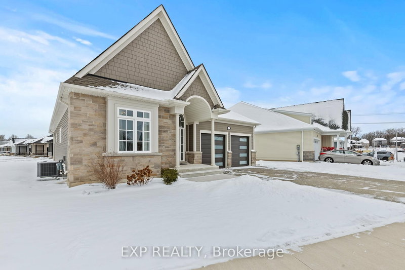 3571 Whispering Woods Tr, Fort Erie, L0S 1N0 | Image 3