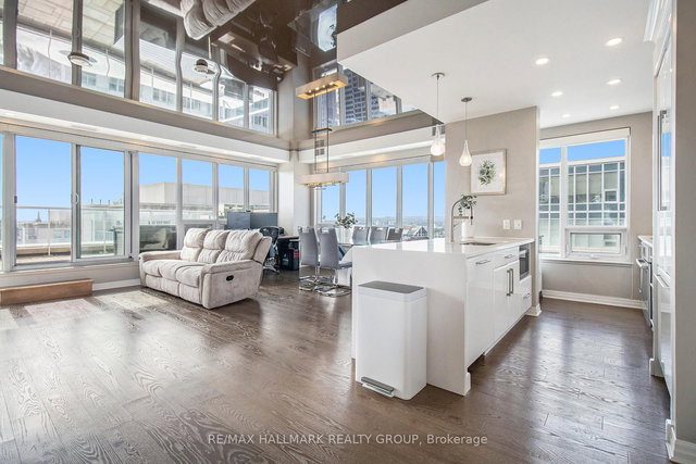 2706 - 195 BESSERER Street