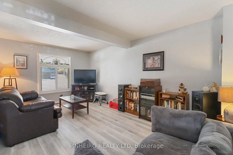 72 - 141 Condor Crt, London East, N5W 6A1 | Image 2