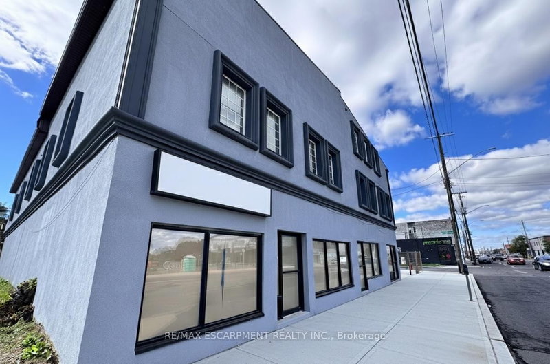 1068 Barton St E, Hamilton, L8L 3E6 | Image 2