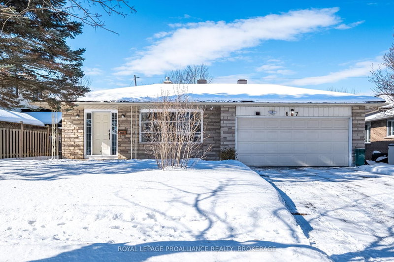 687 Harrow Pl, Kingston, K7M 5M1 | Image 2