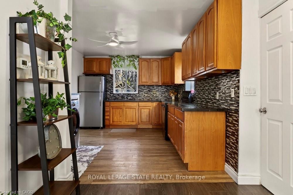 Detached House for sale at 163 Hope Avenue, Hamilton, Ontario, L8H 2E7 - Homeside - MLS: X12663300