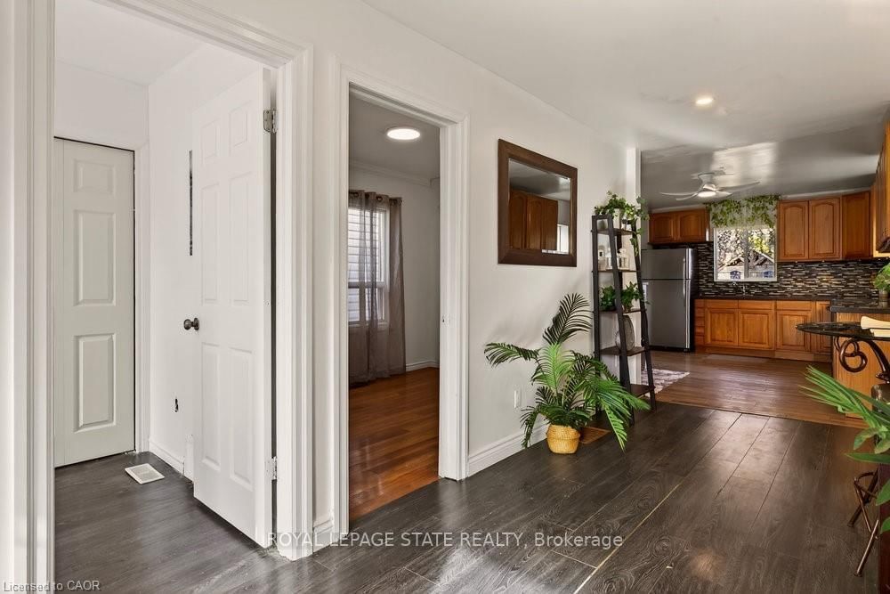 Detached House for sale at 163 Hope Avenue, Hamilton, Ontario, L8H 2E7 - Homeside - MLS: X12663300