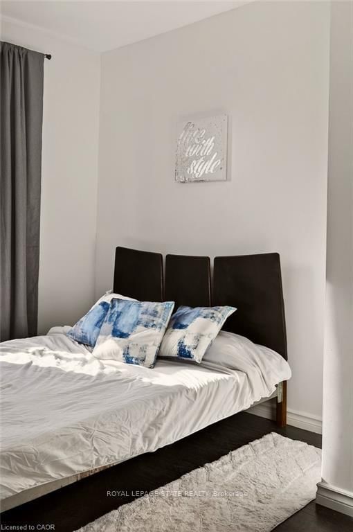 Detached House for sale at 163 Hope Avenue, Hamilton, Ontario, L8H 2E7 - Homeside - MLS: X12663300