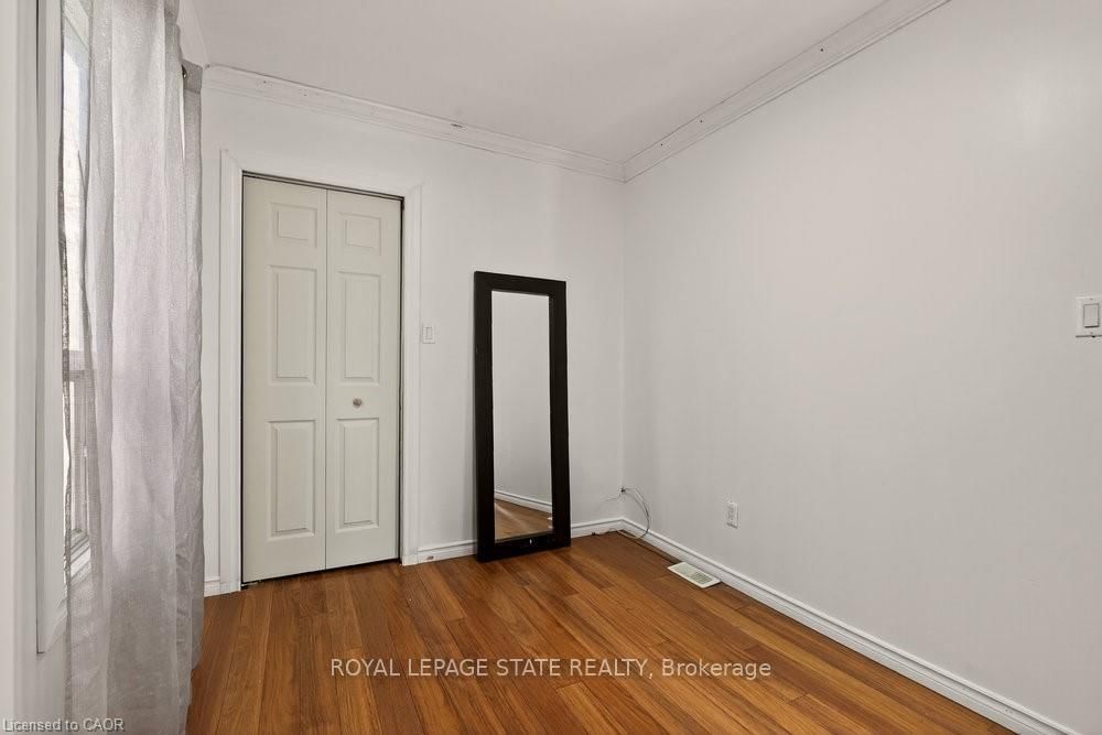 Detached House for sale at 163 Hope Avenue, Hamilton, Ontario, L8H 2E7 - Homeside - MLS: X12663300