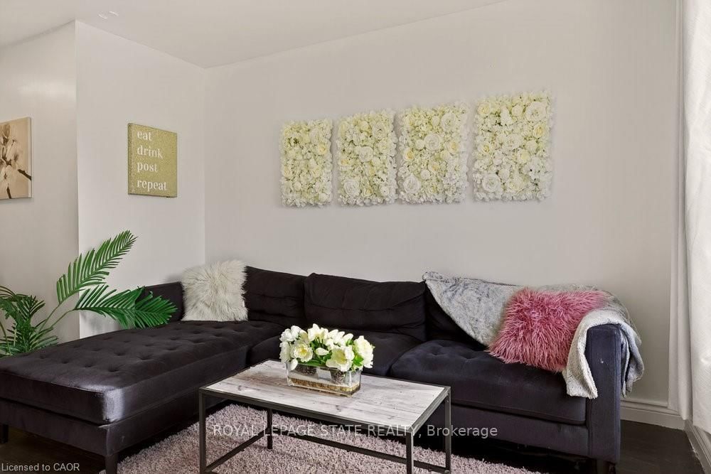 Detached House for sale at 163 Hope Avenue, Hamilton, Ontario, L8H 2E7 - Homeside - MLS: X12663300