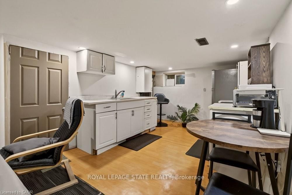 Detached House for sale at 163 Hope Avenue, Hamilton, Ontario, L8H 2E7 - Homeside - MLS: X12663300