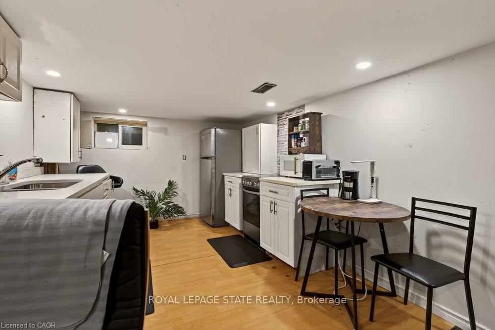 Detached House for sale at 163 Hope Avenue, Hamilton, Ontario, L8H 2E7 - Homeside - MLS: X12663300