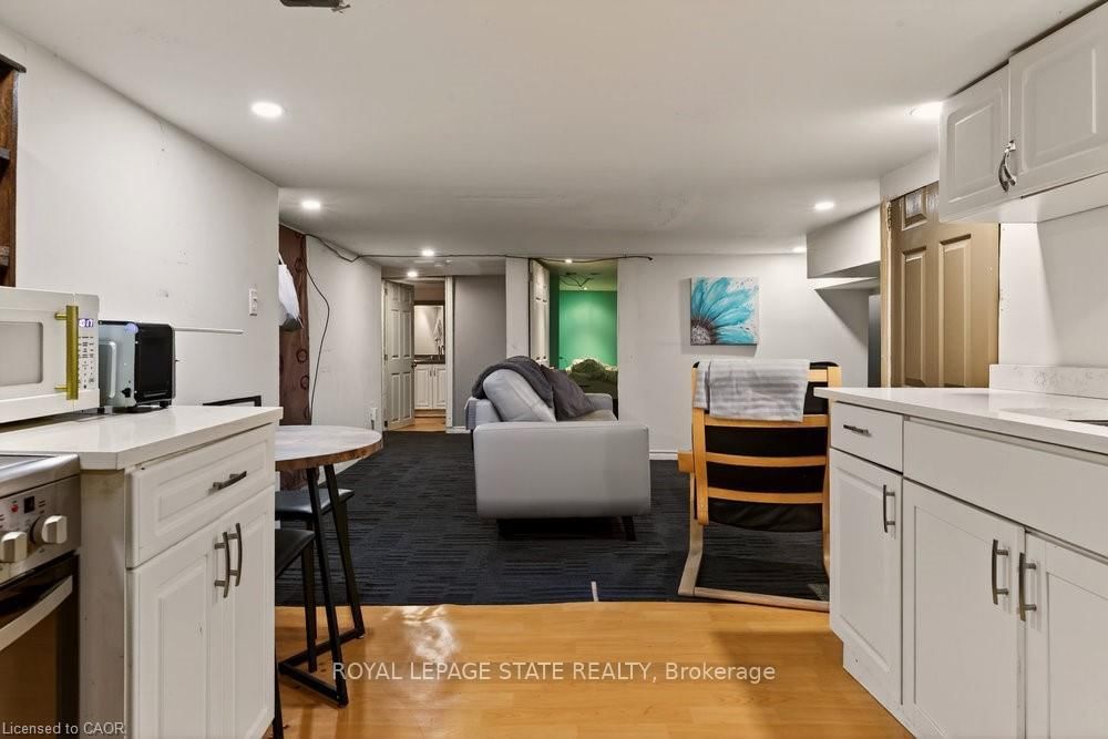 Detached House for sale at 163 Hope Avenue, Hamilton, Ontario, L8H 2E7 - Homeside - MLS: X12663300