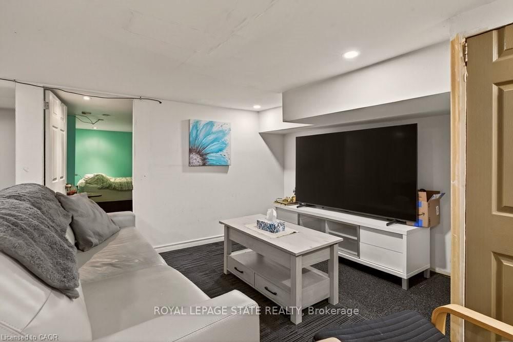 Detached House for sale at 163 Hope Avenue, Hamilton, Ontario, L8H 2E7 - Homeside - MLS: X12663300