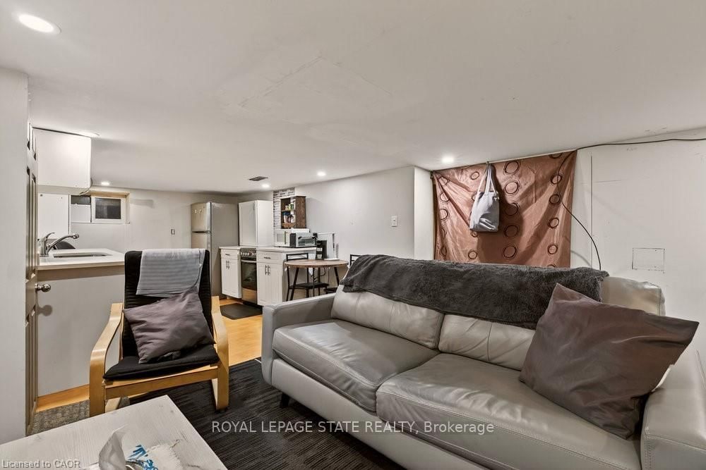 Detached House for sale at 163 Hope Avenue, Hamilton, Ontario, L8H 2E7 - Homeside - MLS: X12663300