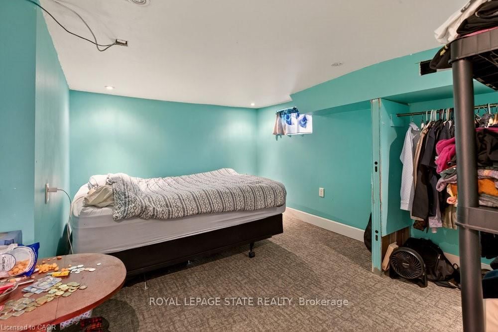 Detached House for sale at 163 Hope Avenue, Hamilton, Ontario, L8H 2E7 - Homeside - MLS: X12663300