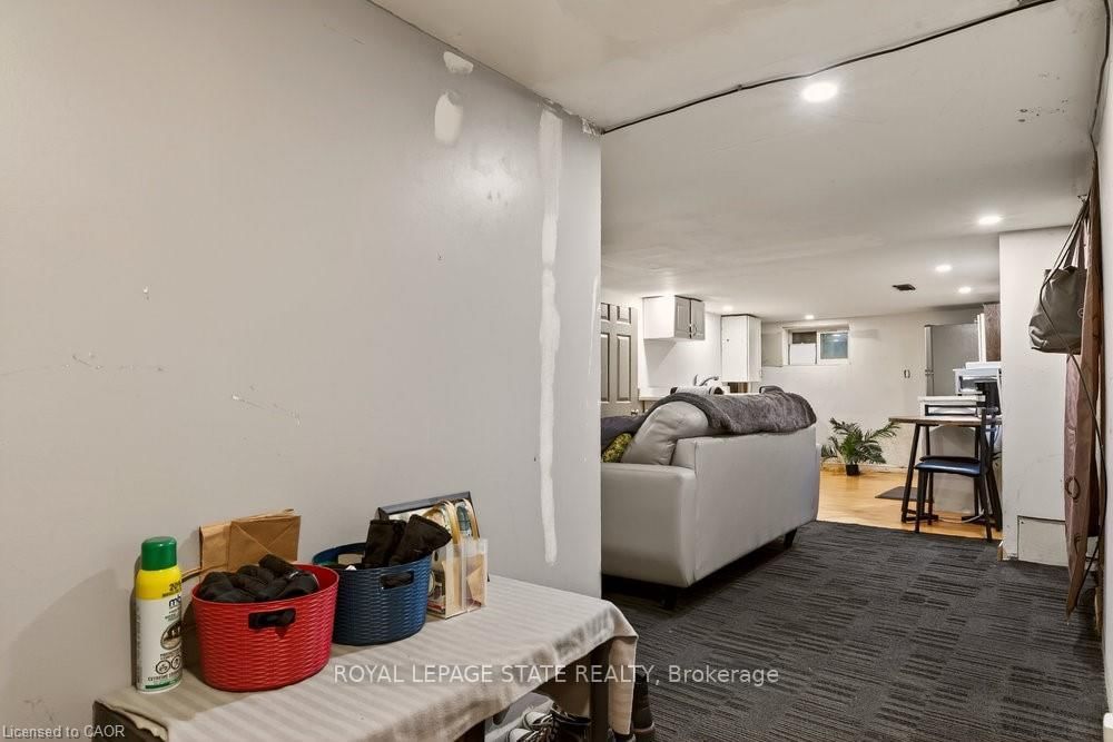 Detached House for sale at 163 Hope Avenue, Hamilton, Ontario, L8H 2E7 - Homeside - MLS: X12663300