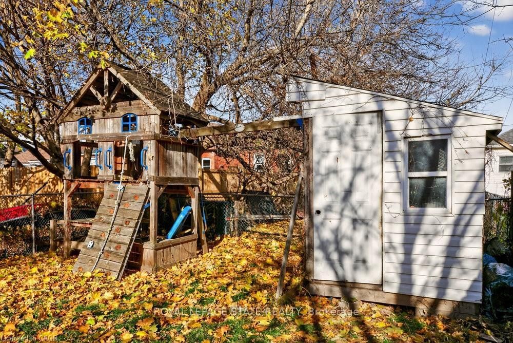 Detached House for sale at 163 Hope Avenue, Hamilton, Ontario, L8H 2E7 - Homeside - MLS: X12663300