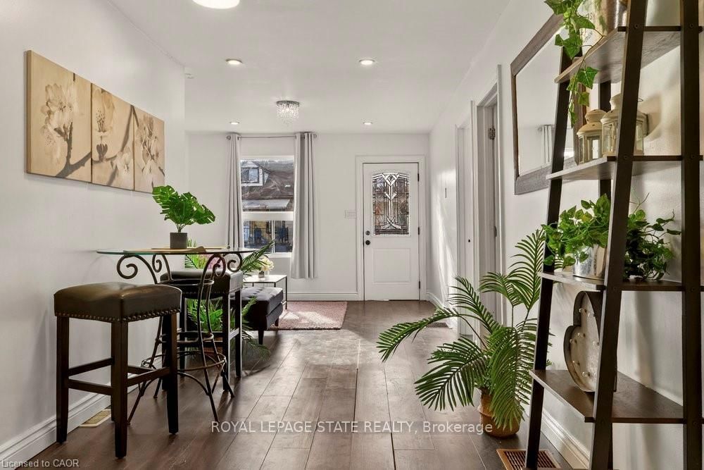 Detached House for sale at 163 Hope Avenue, Hamilton, Ontario, L8H 2E7 - Homeside - MLS: X12663300