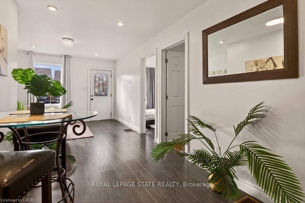 Detached House for sale at 163 Hope Avenue, Hamilton, Ontario, L8H 2E7 - Homeside - MLS: X12663300