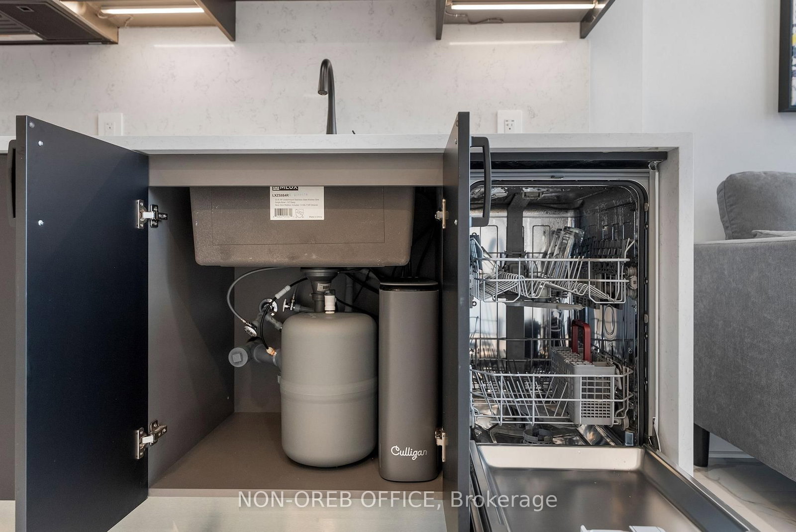 180 George Street, Unit PH208 - Photo 16