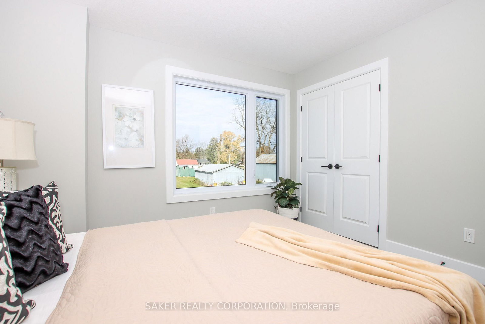 Townhouse for sale at 575 REGENT Street, Strathroy-Caradoc, Ontario, N0L 1W0 - Mount Brydges - MLS: X12665324