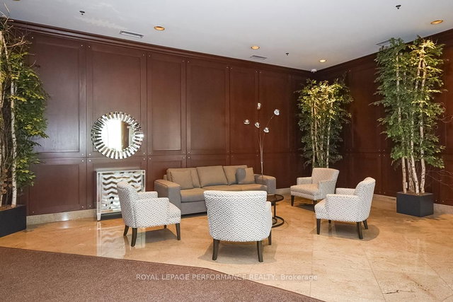 1107 - 234 Rideau Street