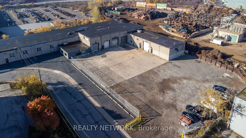 B - 100 Burland Cres, Hamilton, L8H 7T5 | Image 3