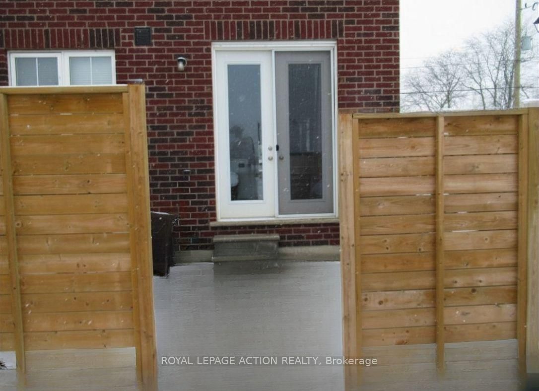 677 Park Road N, Unit 18 - Photo 18