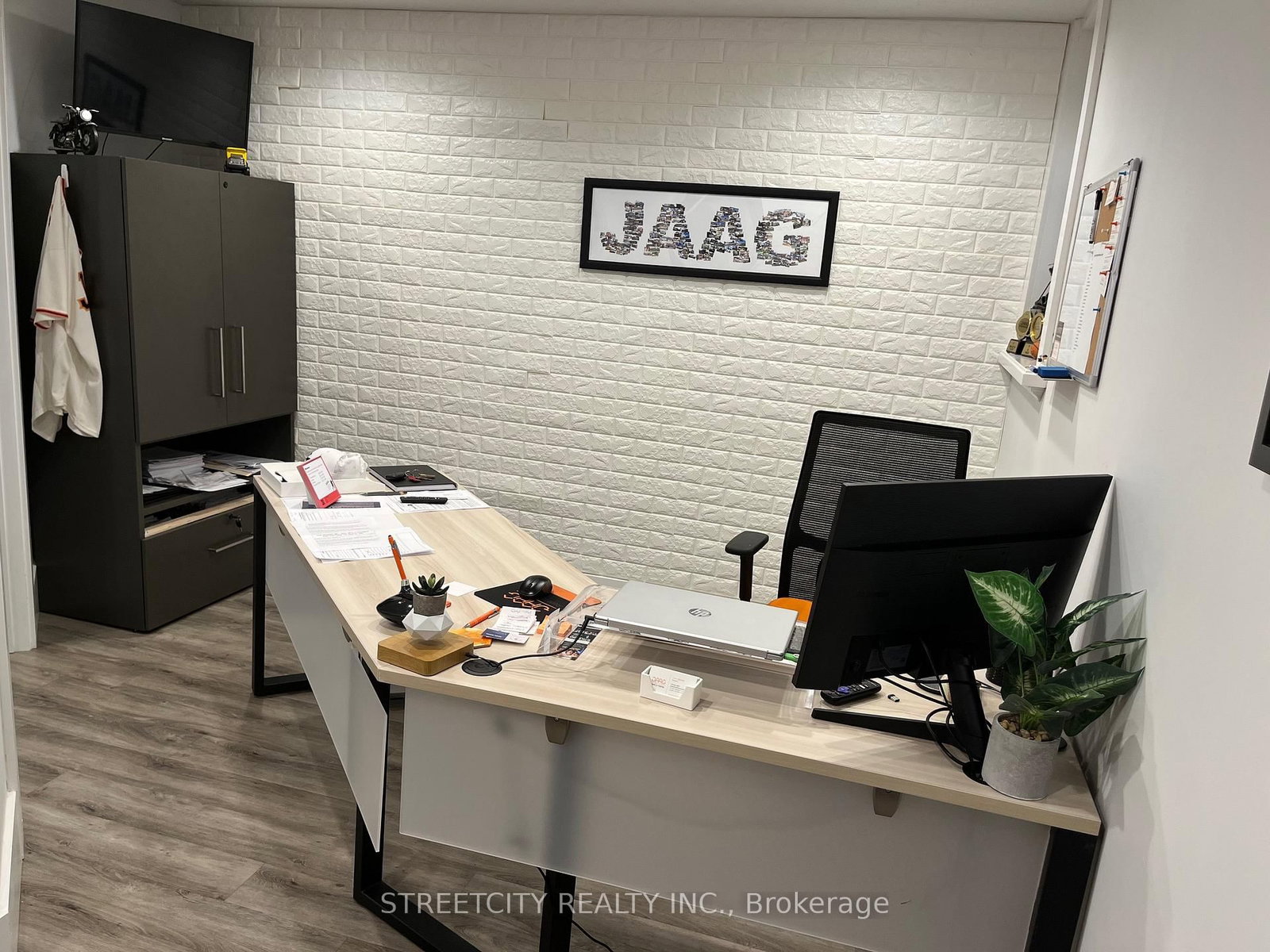 440 Wellington Street, Unit 16 - Photo 13