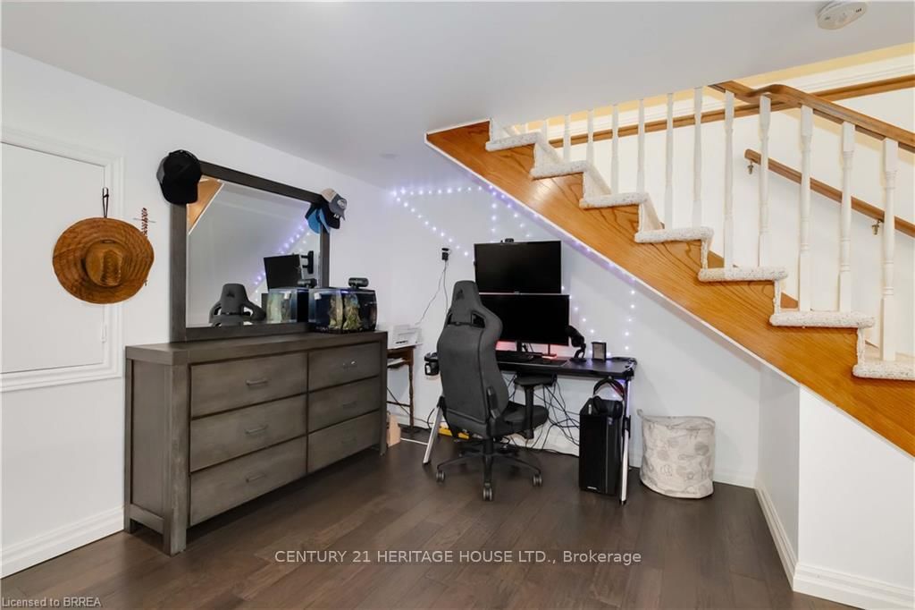 232 Paris Road E - Photo 26