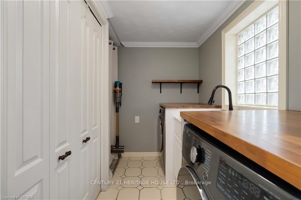 232 Paris Road E - Photo 33