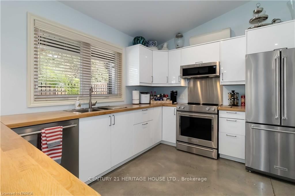 232 Paris Road E - Photo 40