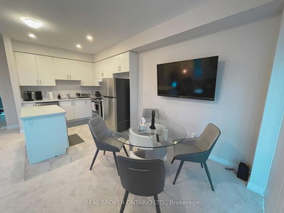 2 Mockingbird Lane, Hamilton, Ontario image-0-3