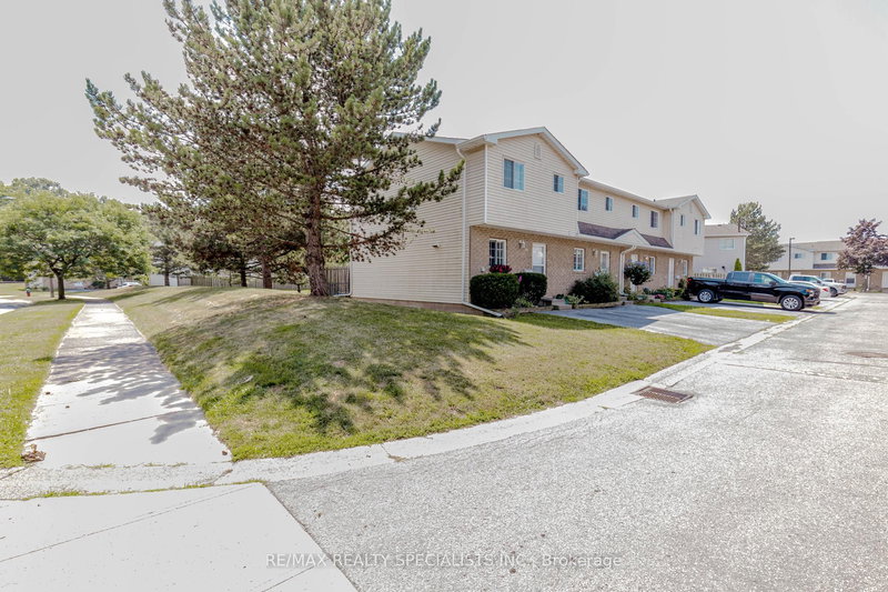 66 - 8136 Coventry Rd, Niagara Falls, L2H 2X6 | Image 2