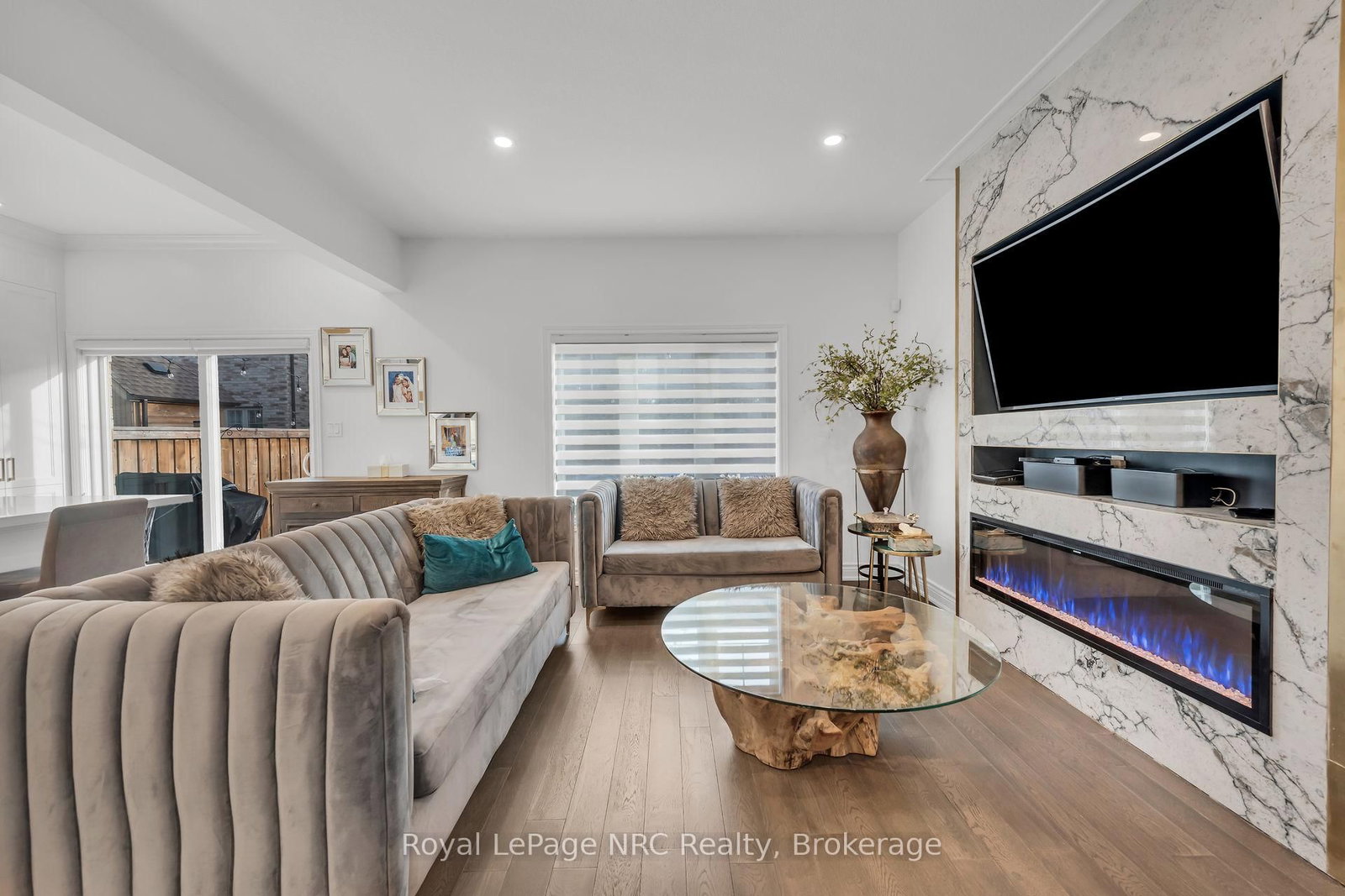 122 Shoreview Place - Photo 15