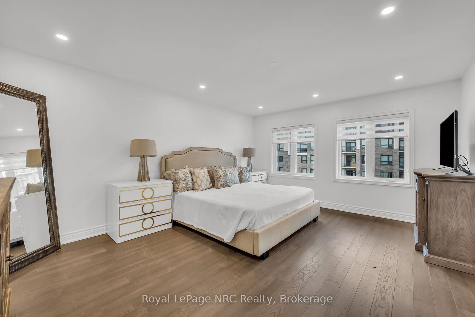 122 Shoreview Place - Photo 19