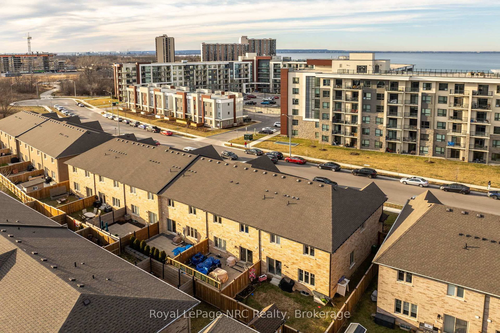 122 Shoreview Place - Photo 34