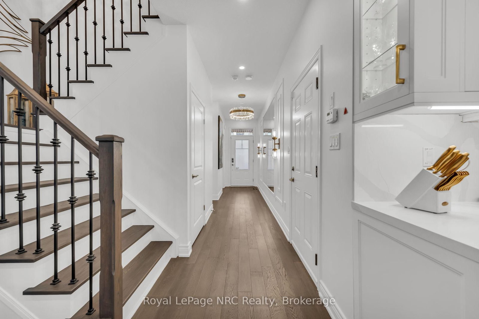 122 Shoreview Place - Photo 5