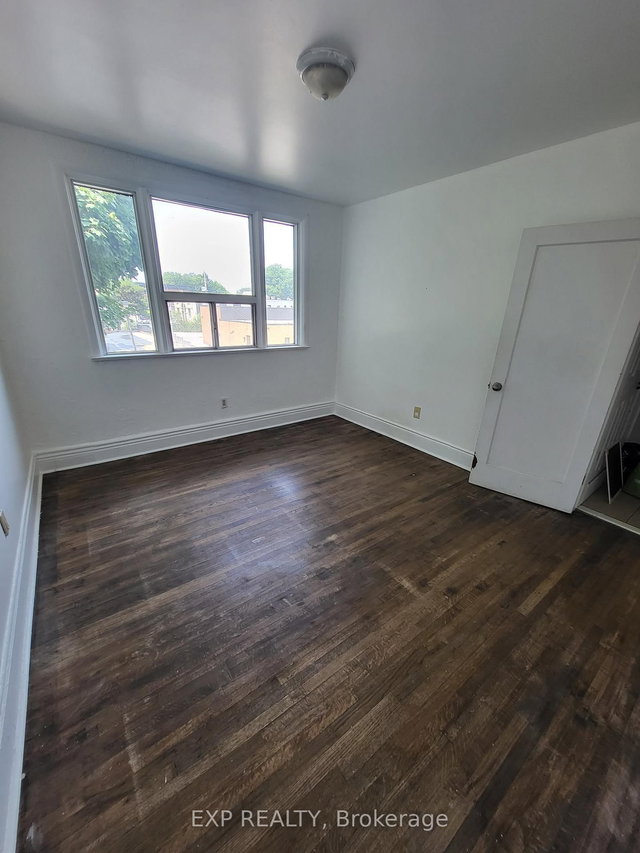 2 - 9 Proctor Boulevard