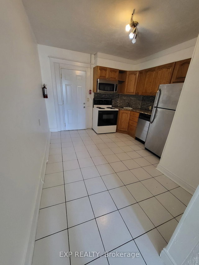 2 - 9 Proctor Boulevard