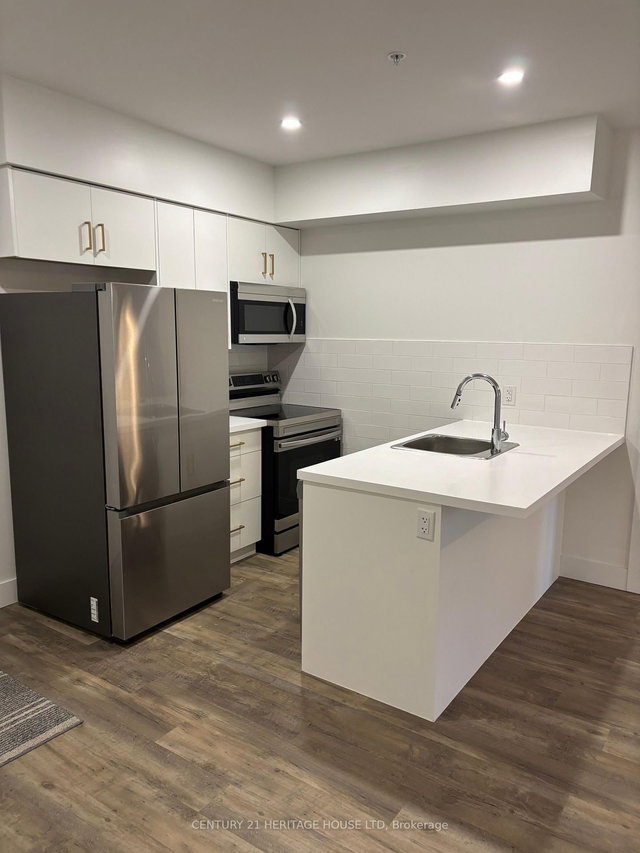 302 - 69 Curtis Street