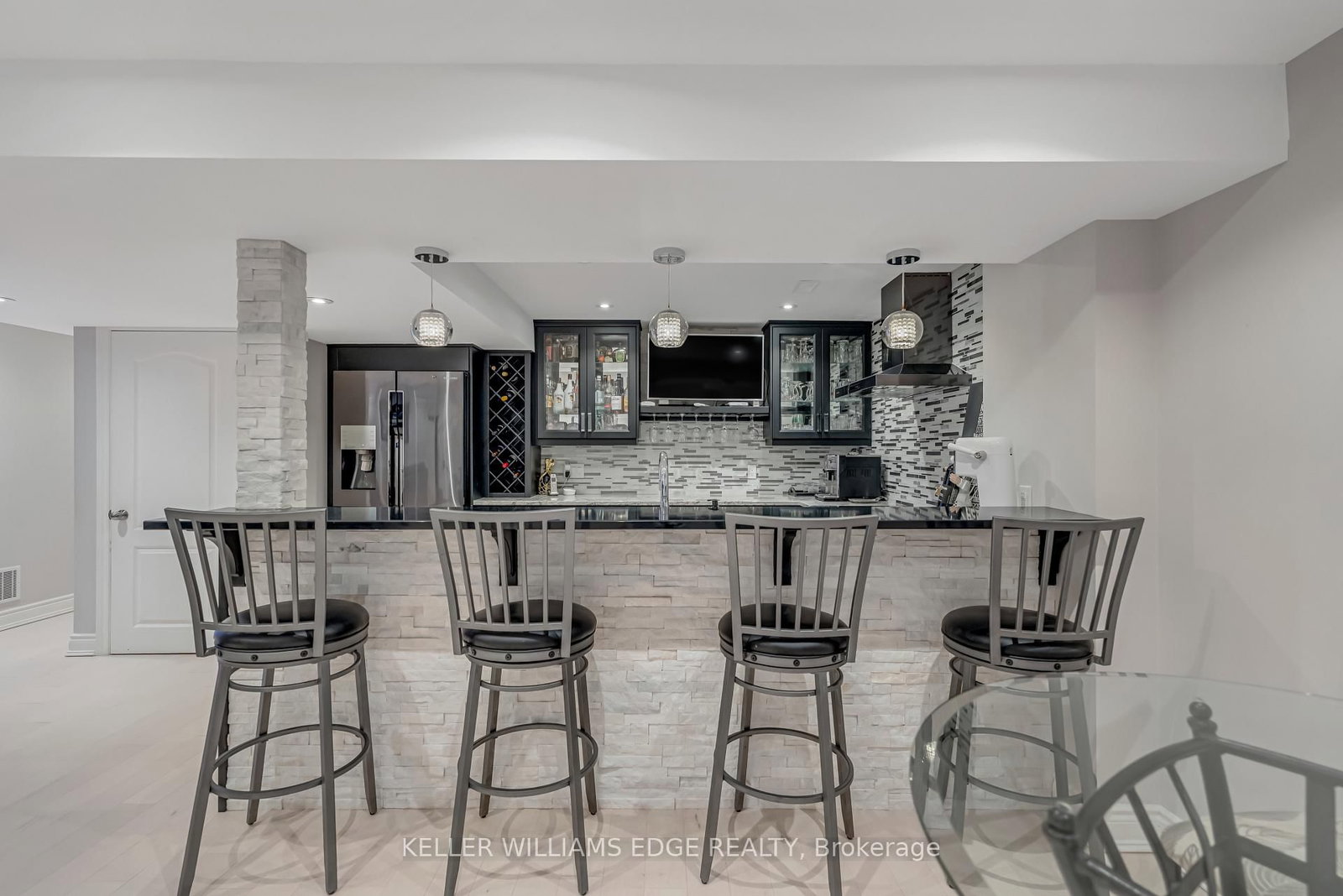 Listing Image 42