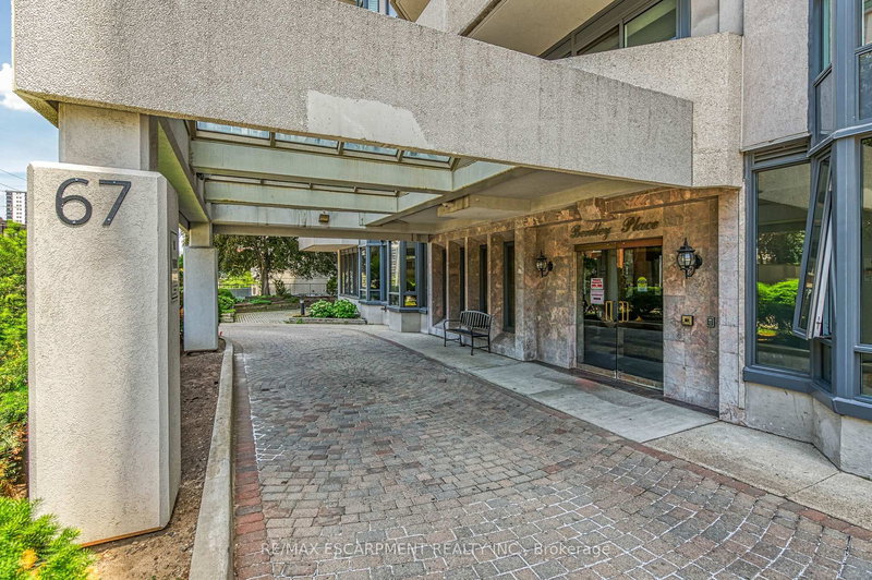 203 - 67 Caroline St S, Hamilton, L8P 3K6 | Image 2