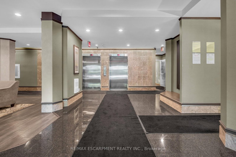 203 - 67 Caroline St S, Hamilton, L8P 3K6 | Image 3