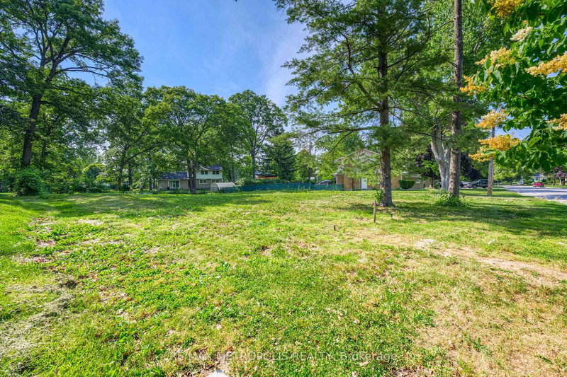 1307-S Ridgewood Dr, Sarnia, N7V 3R2 | Image 2