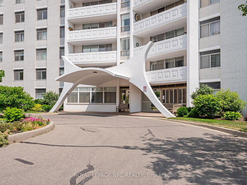904 - 15 Towering Heights Blvd, St. Catharines, L2T 3G7 | Image 3