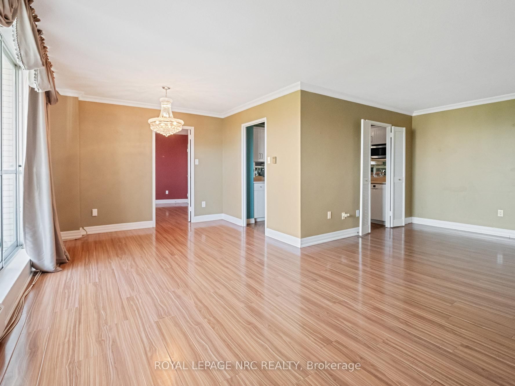 15 Towering Heights Boulevard, Unit 904
