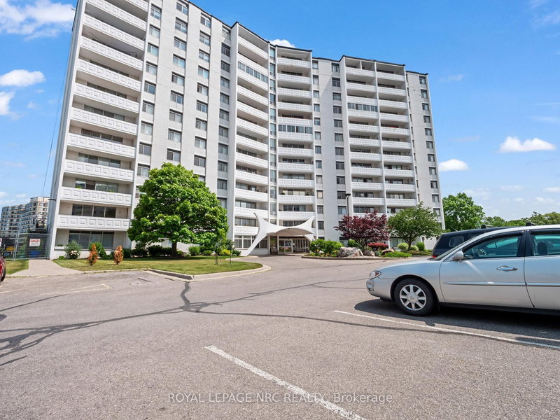 904 - 15 Towering Heights Blvd, St. Catharines, L2T 3G7 | Image 2