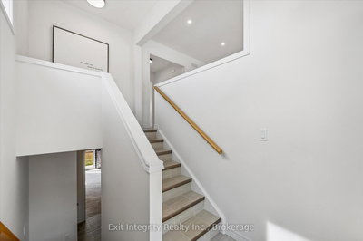 2 Sora Lane, Guelph, Ontario image-0-3