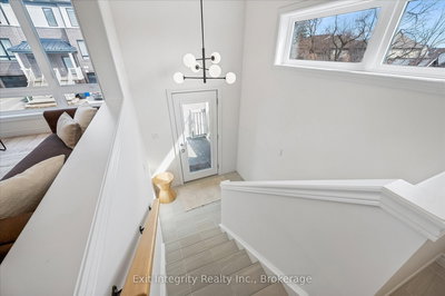 2 Sora Lane, Guelph, Ontario image-0-4