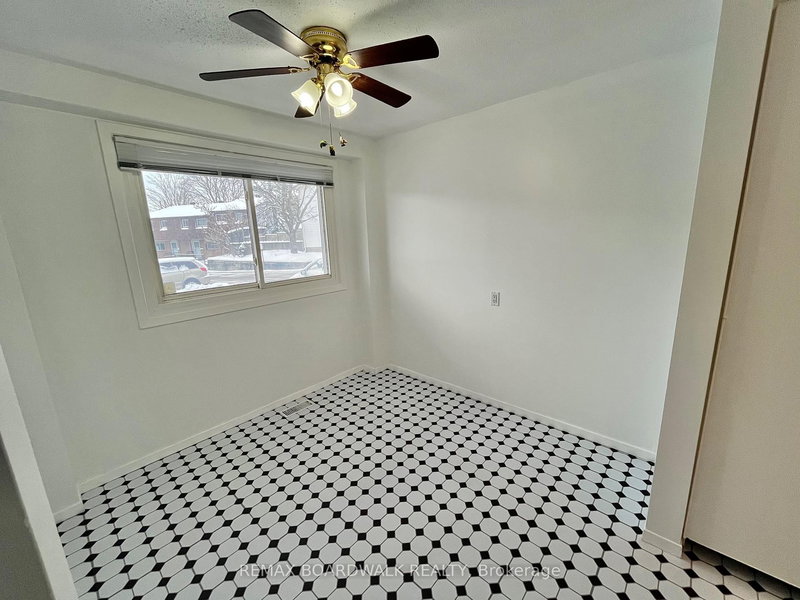 53J Sumac St, Ottawa, K1J 7T7 | Image 3